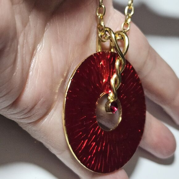 Gold Tone Red Enamel Circular Pendant With Red Rhinestone Accent Necklace 16 To - Picture 3 of 14
